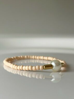 Delicate Light Cream Bead Bracelet with Pearl Accent - Handmade Bracelet